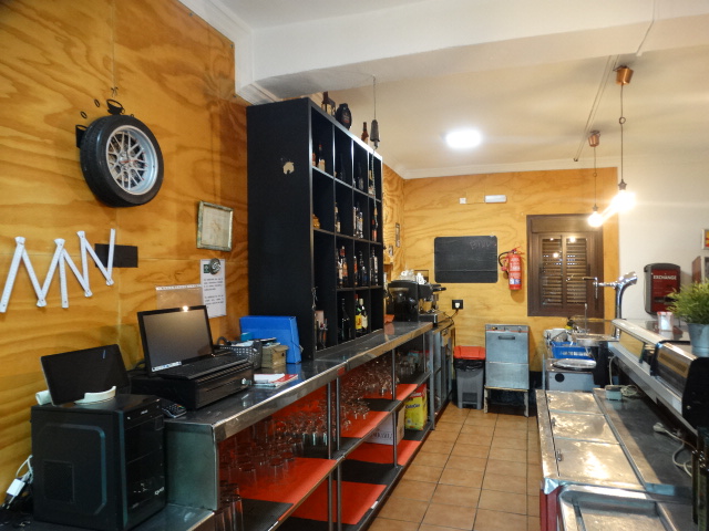 Bar-Cafétéria à louer dans le centre d'Alhaurin de la Torre