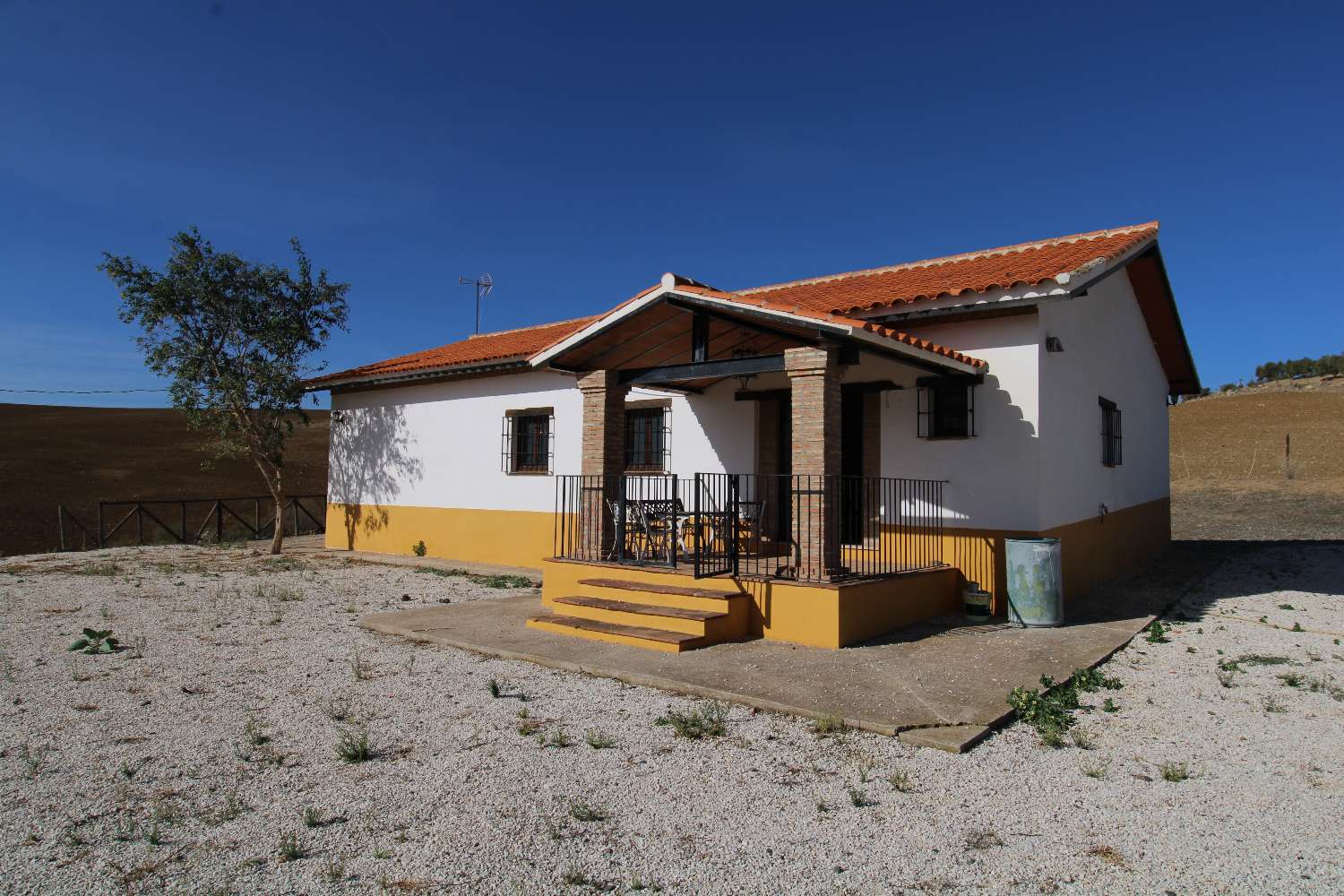 Large farm located in Alora