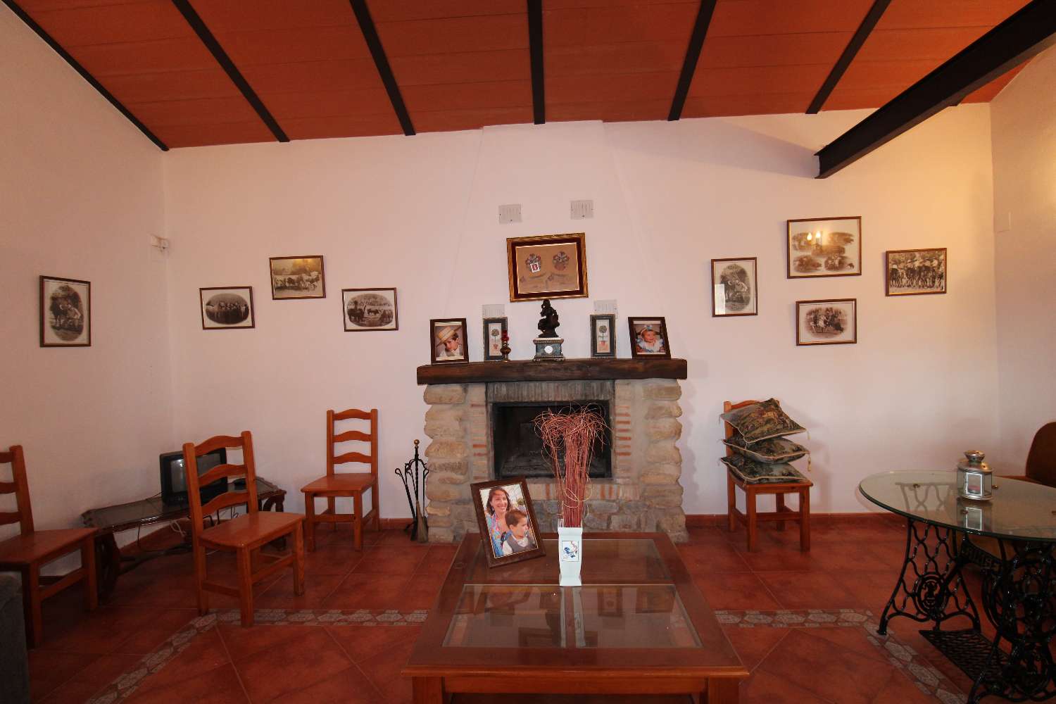 Large farm located in Alora