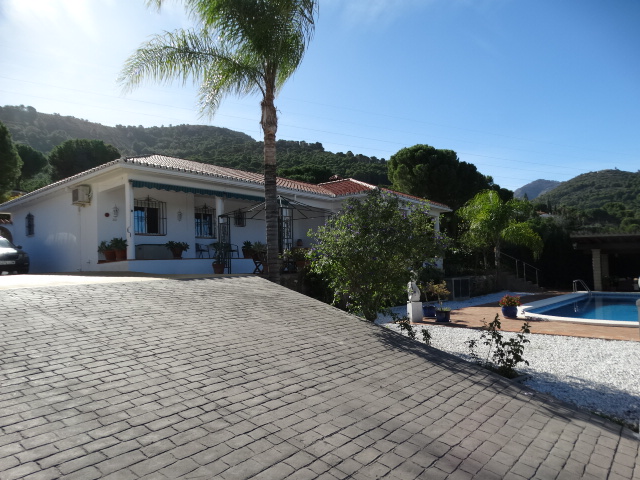 Villa independiente ubicada en Pinos de Alhaurin