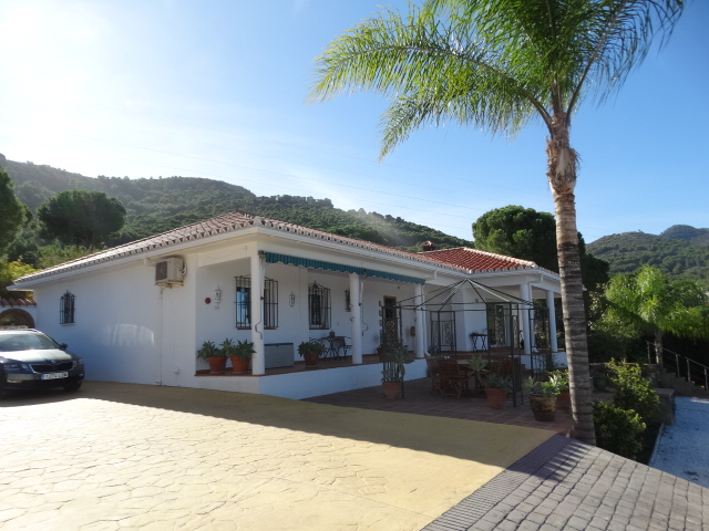 Villa independiente ubicada en Pinos de Alhaurin