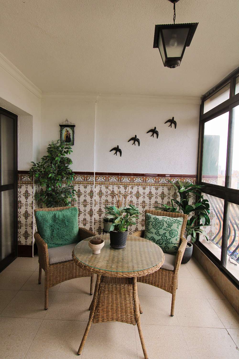 Spacious penthouse with views of Malaga to the Port