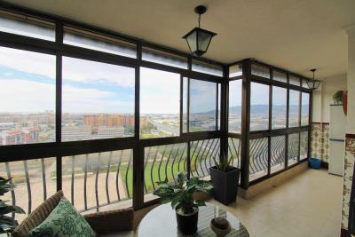 Spacious penthouse with views of Malaga to the Port