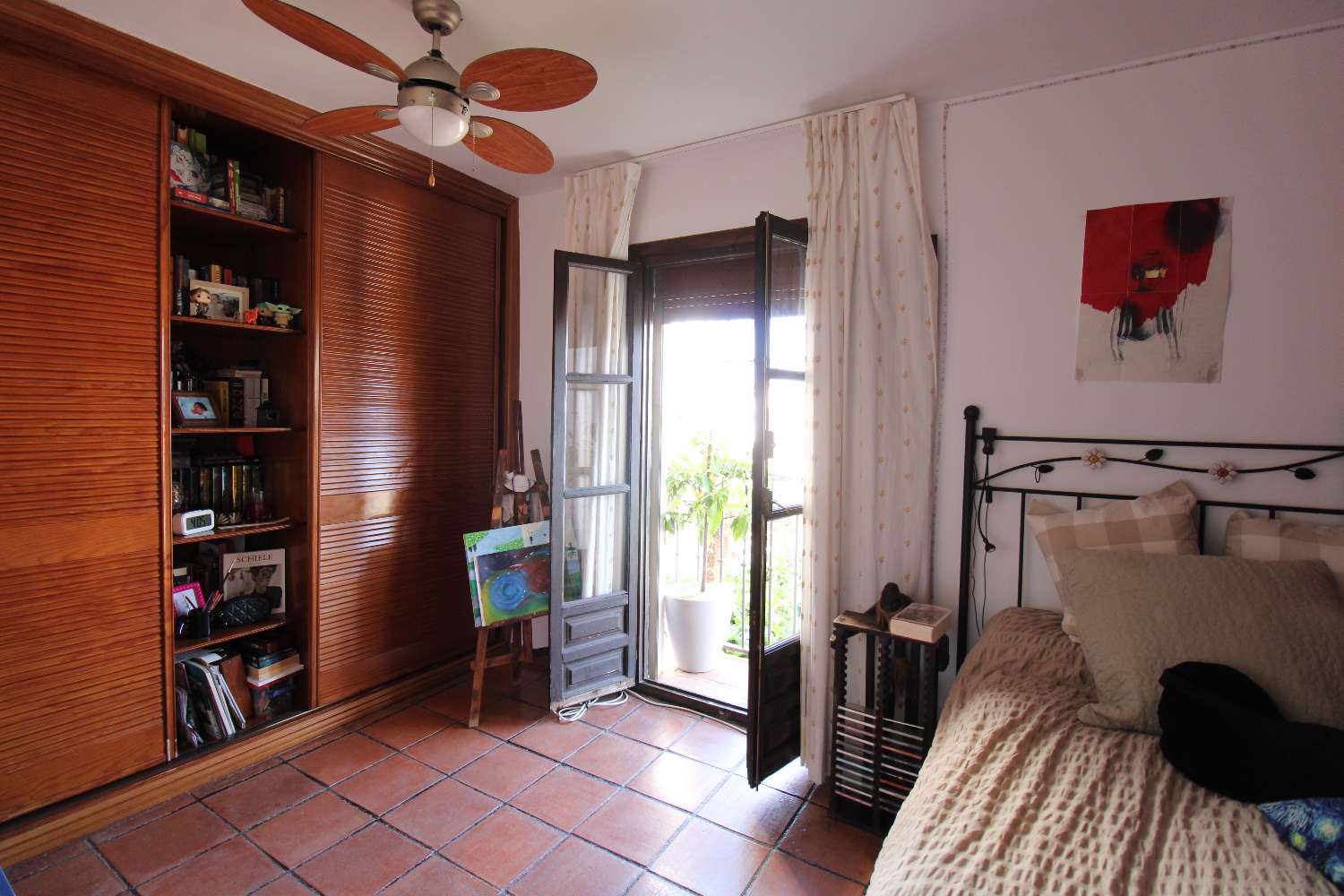 Semi-detached house for rent located in Torremolinos.