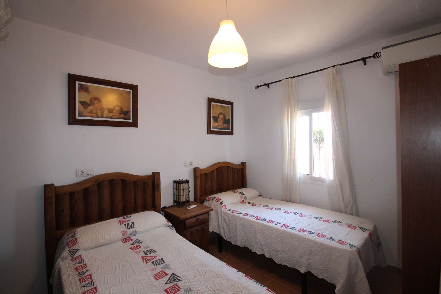 Casa pareada con gran terraza