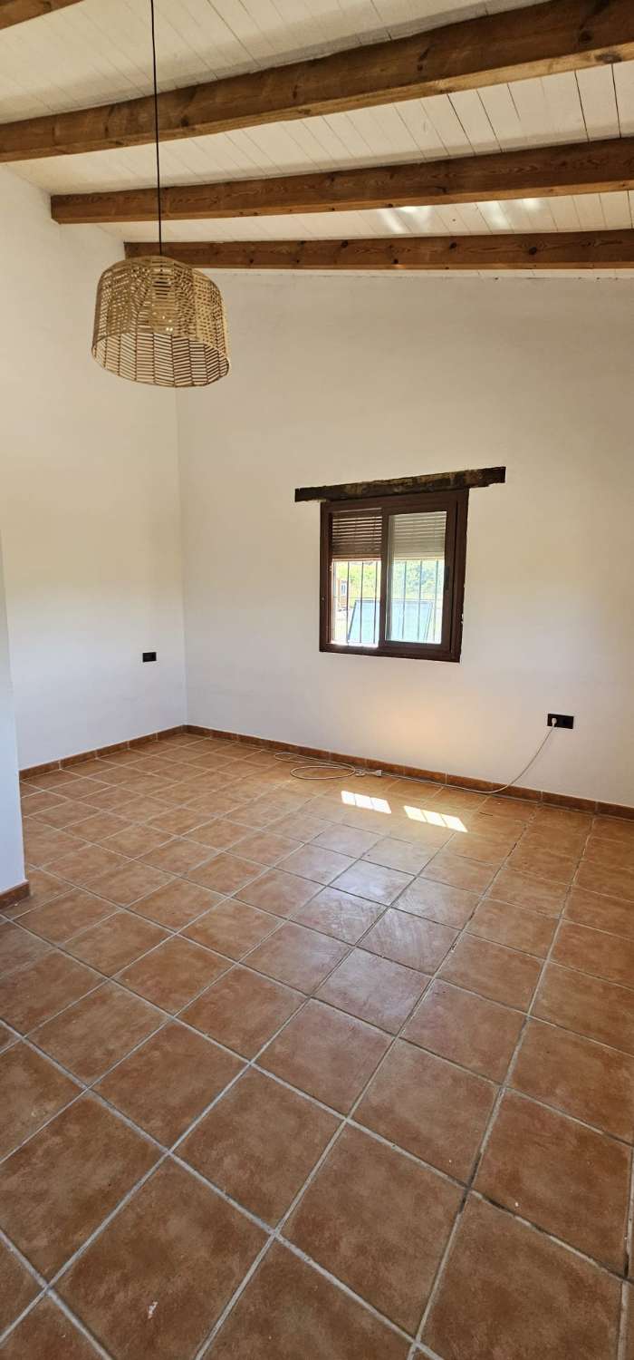 Finca con casa en alquiler en Cártama