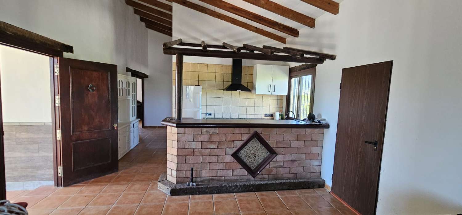 Finca con casa en alquiler en Cártama