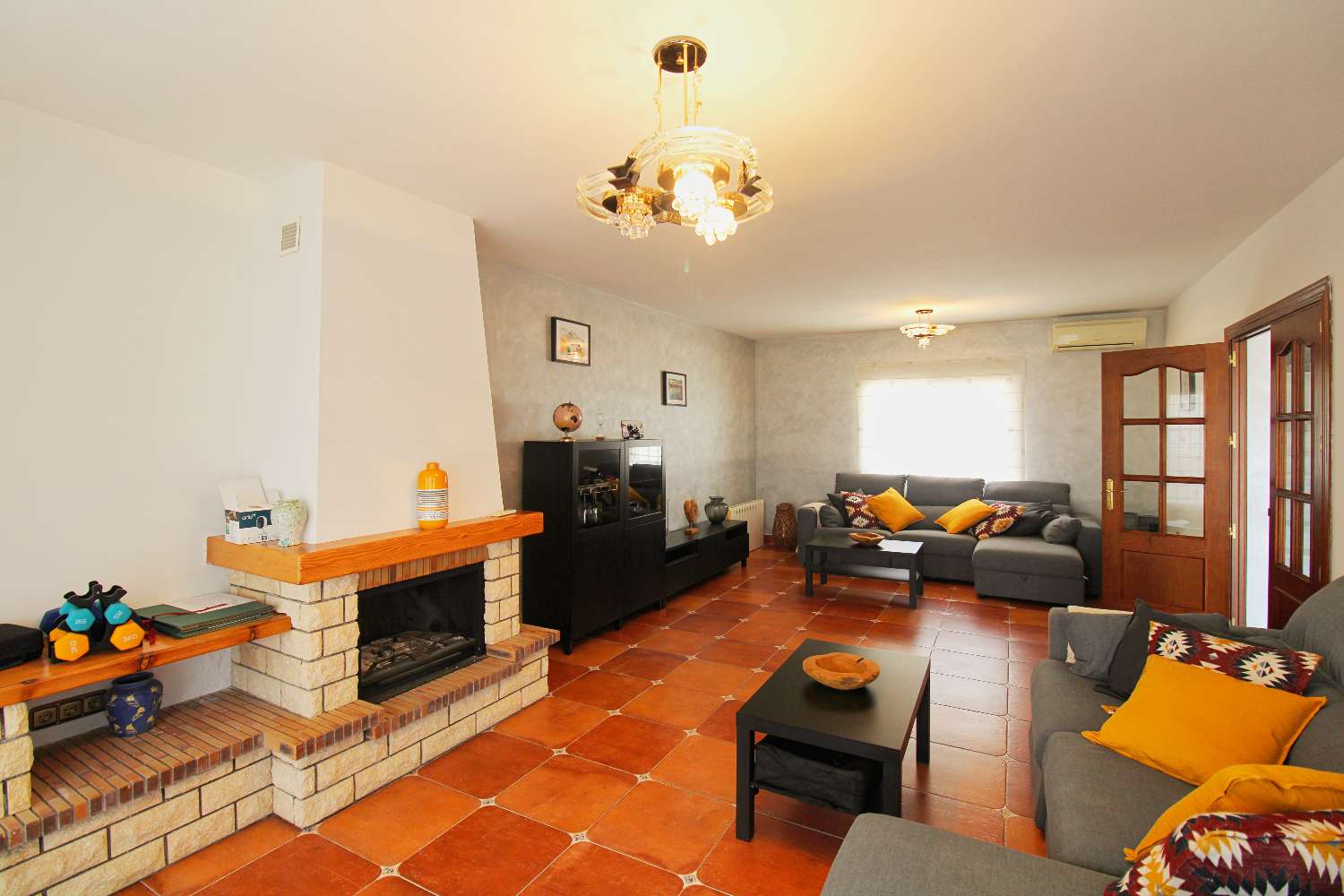 Encantadora Villa Familiar con Piscina y Vistas en Pinos de Alhaurín