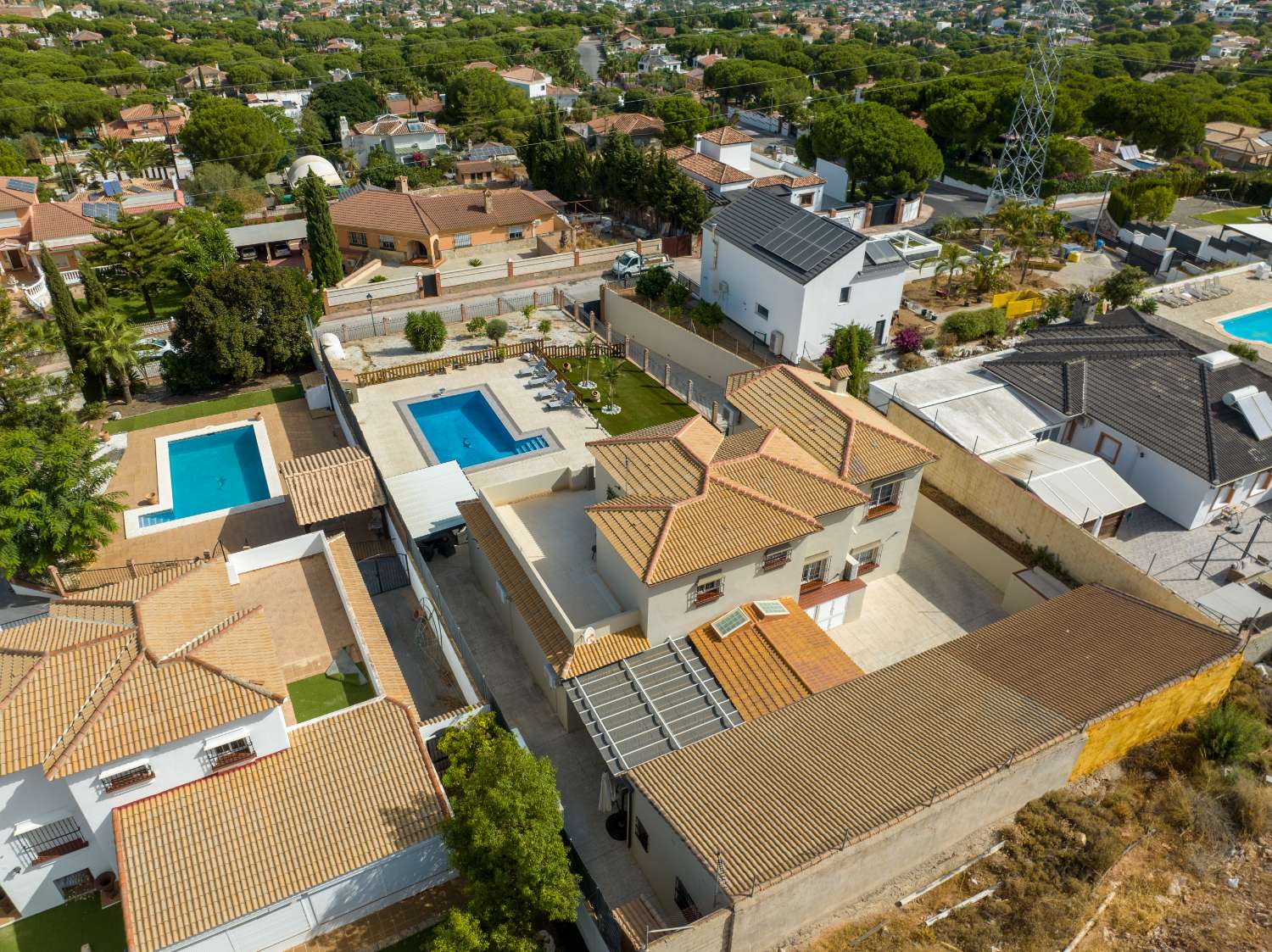 Encantadora Villa Familiar con Piscina y Vistas en Pinos de Alhaurín