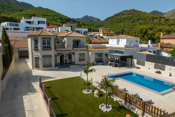 Villa for sale in Alhaurín de la Torre