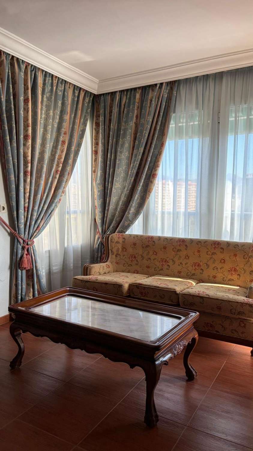 Appartement spacieux à louer dans le centre de Malaga avec terrasse et garage