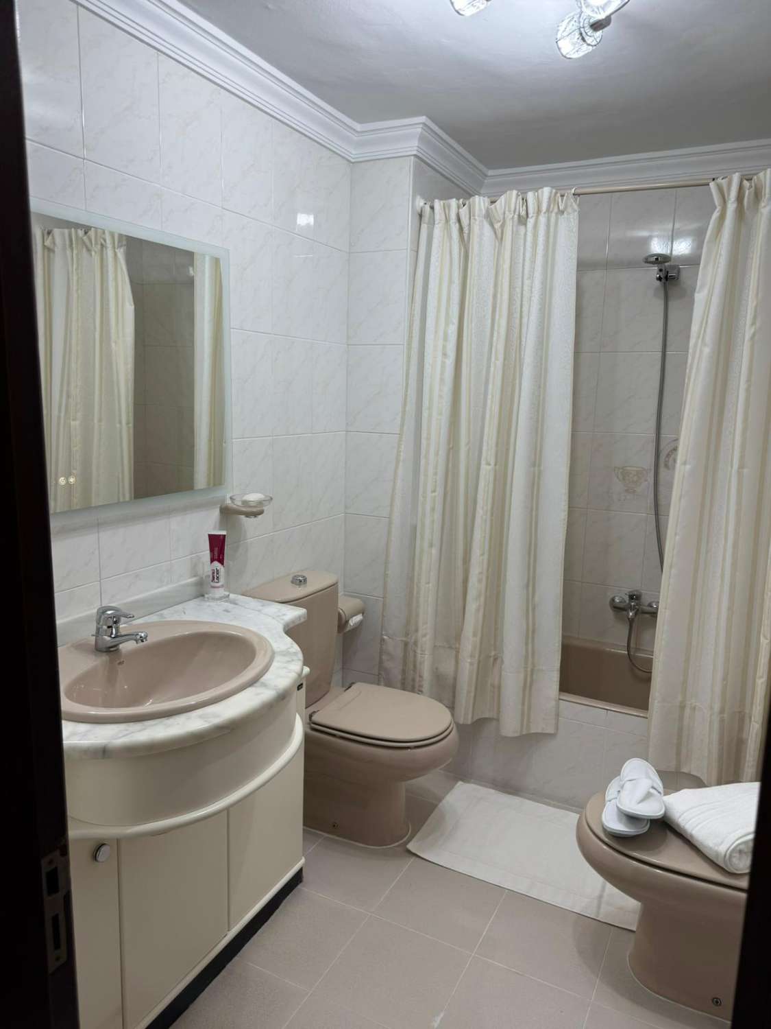 Appartement spacieux à louer dans le centre de Malaga avec terrasse et garage