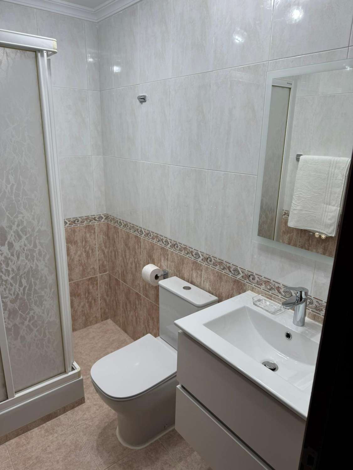 Appartement spacieux à louer dans le centre de Malaga avec terrasse et garage