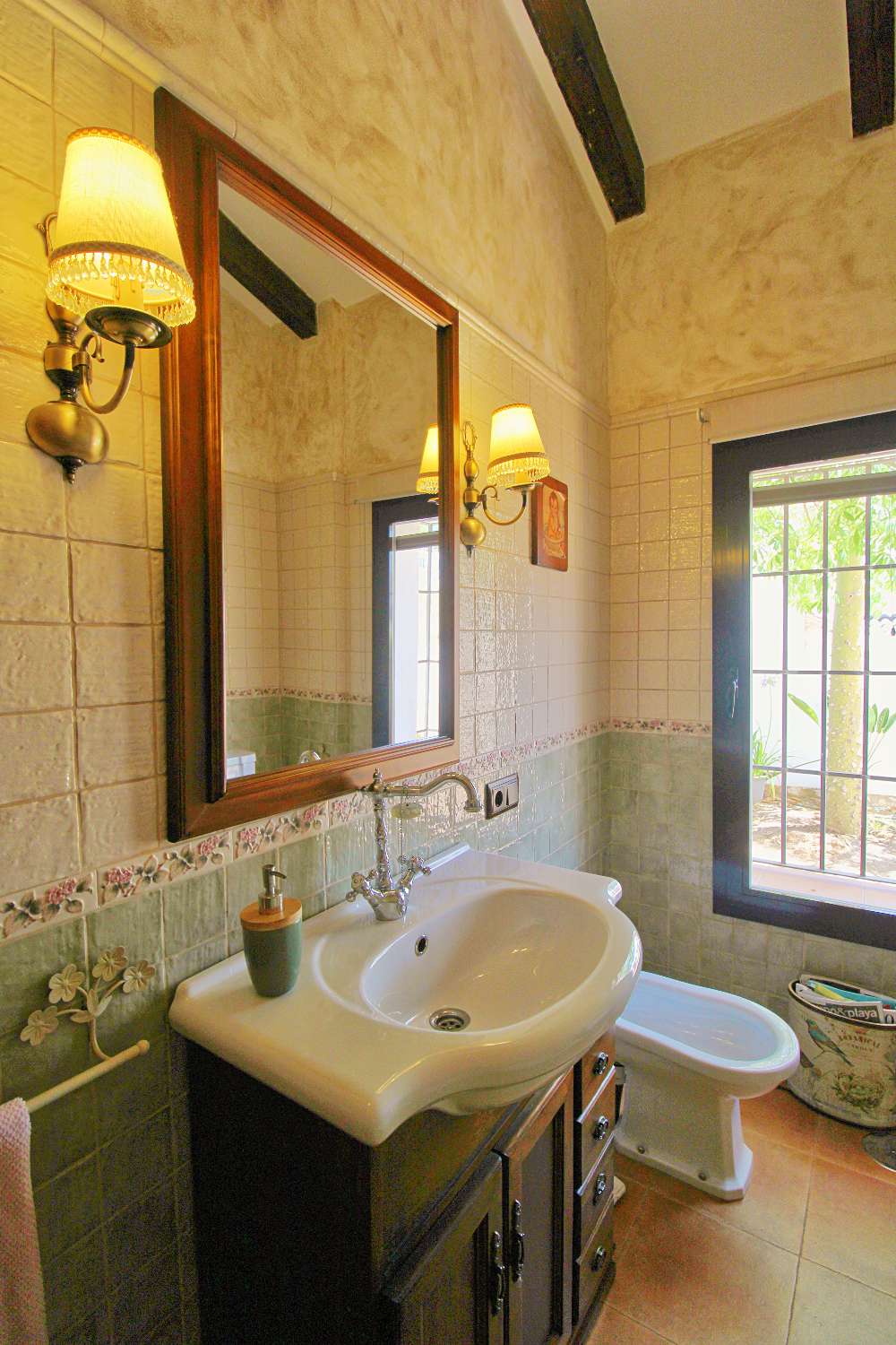 Villa Independiente con Gran Parcela y Encanto Natural en Pinos de Alhaurín