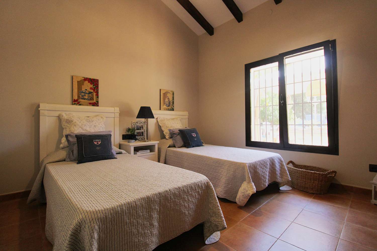 Villa Independiente con Gran Parcela y Encanto Natural en Pinos de Alhaurín