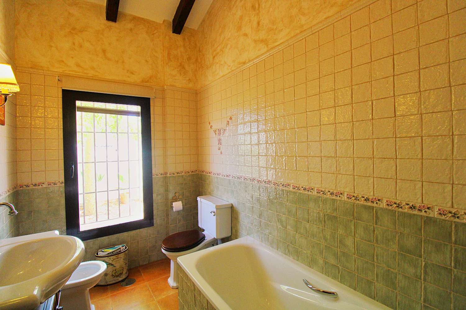 Villa Independiente con Gran Parcela y Encanto Natural en Pinos de Alhaurín