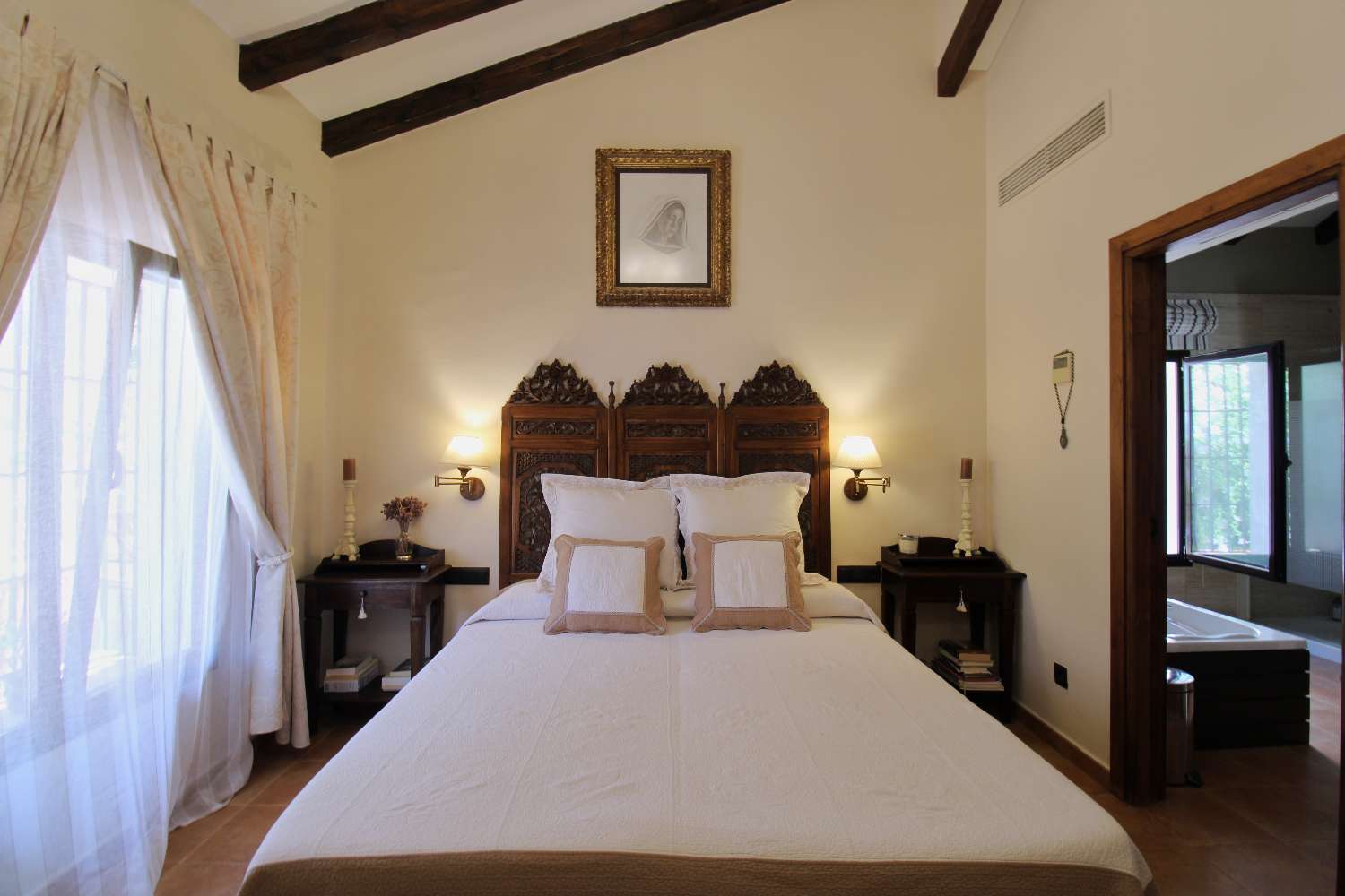 Villa Independiente con Gran Parcela y Encanto Natural en Pinos de Alhaurín