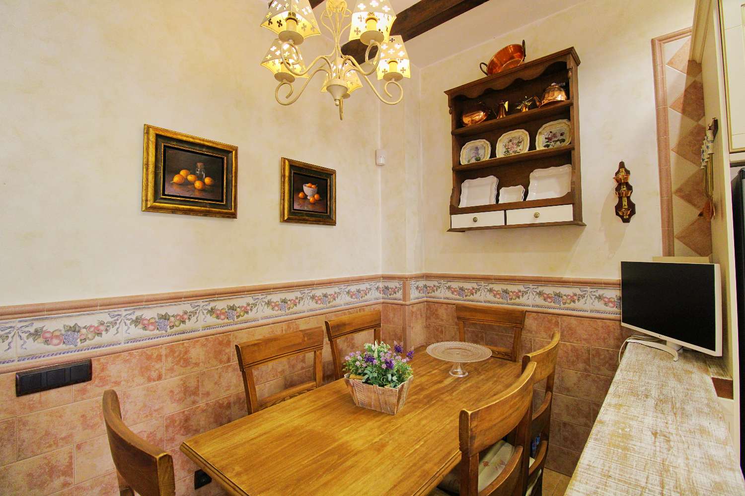 Villa Independiente con Gran Parcela y Encanto Natural en Pinos de Alhaurín