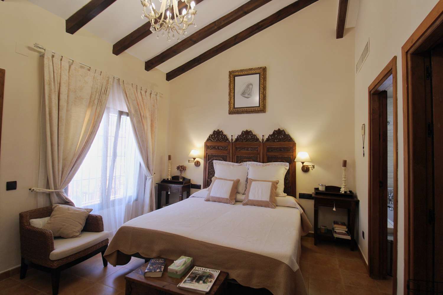 Villa Independiente con Gran Parcela y Encanto Natural en Pinos de Alhaurín