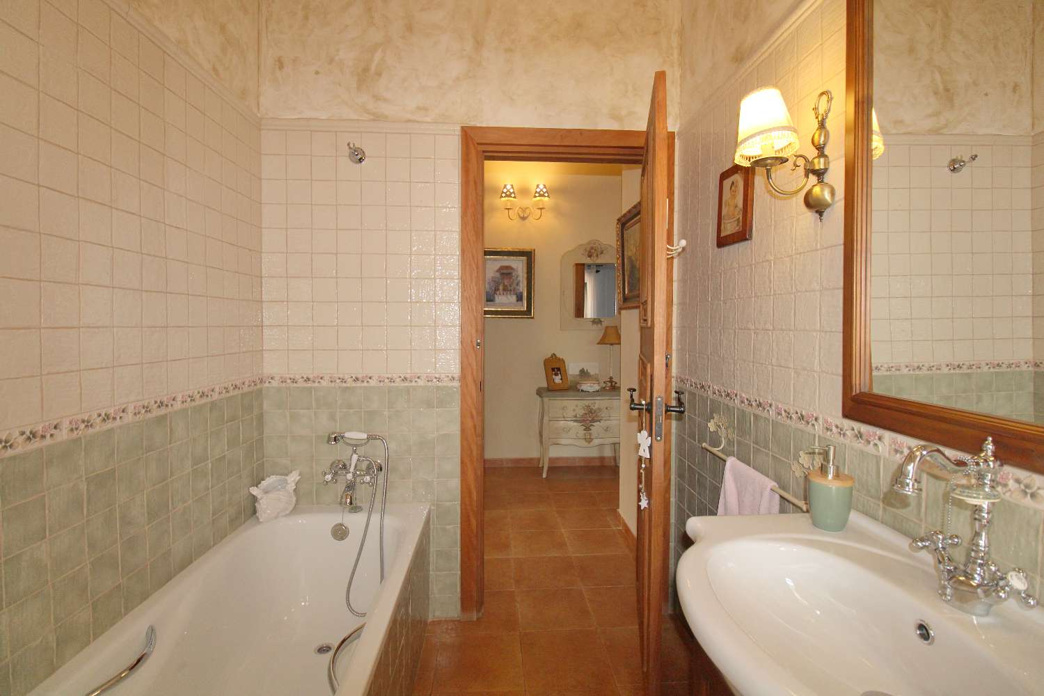 Villa Independiente con Gran Parcela y Encanto Natural en Pinos de Alhaurín
