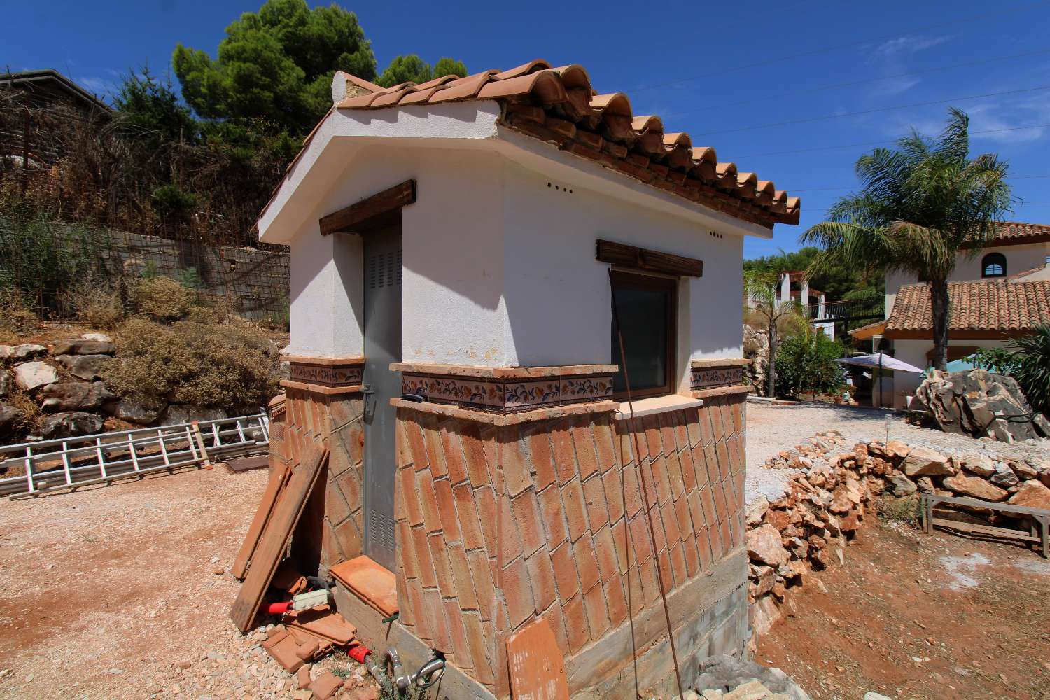Villa Independiente con Gran Parcela y Encanto Natural en Pinos de Alhaurín