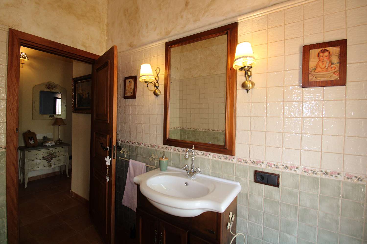 Villa Independiente con Gran Parcela y Encanto Natural en Pinos de Alhaurín