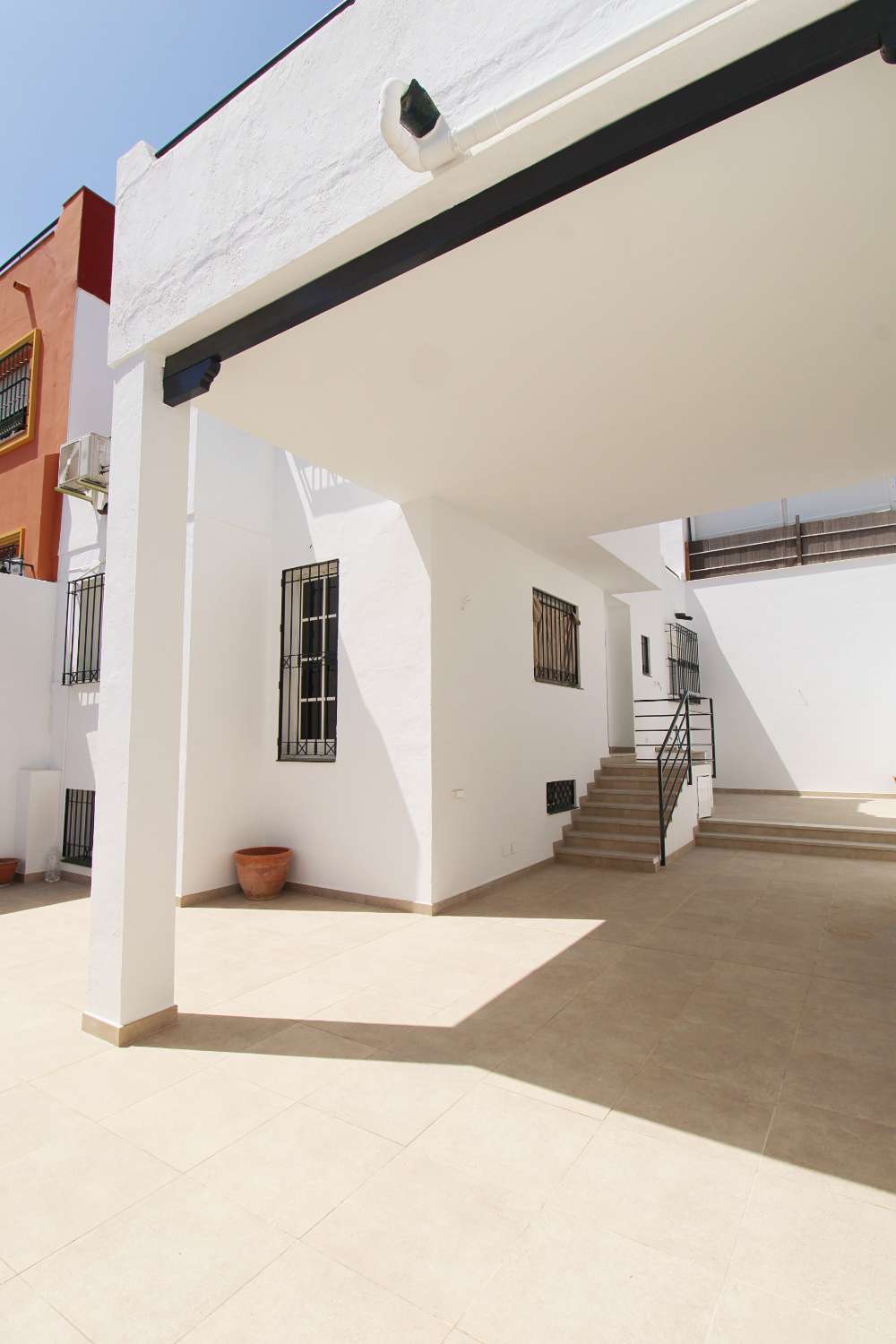 Adosado con Encanto y Espacios Amplios en Alhaurín de la Torre
