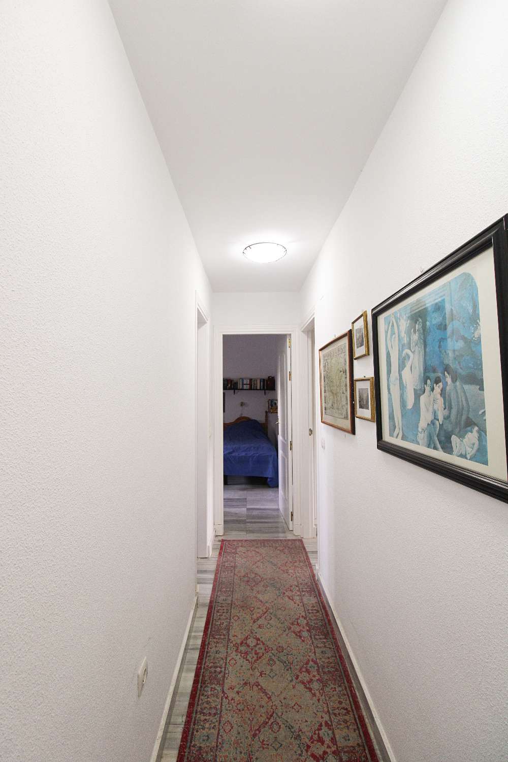 Apartamento en planta baja con terraza acristalada y piscina en Alhaurín Golf