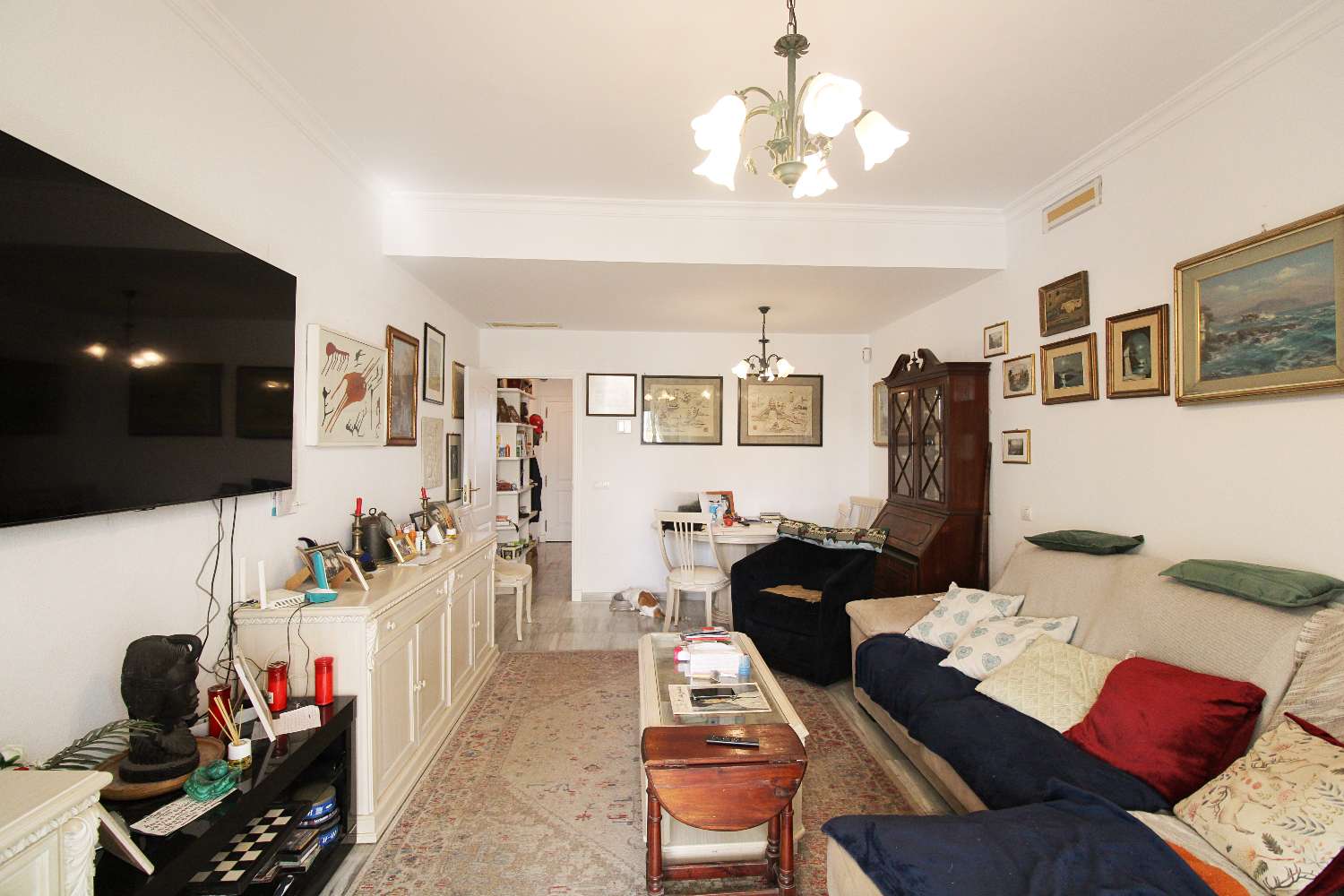 Apartamento en planta baja con terraza acristalada y piscina en Alhaurín Golf