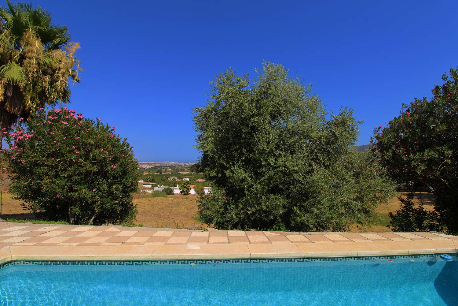 Villa for rent on one floor in El Romeral