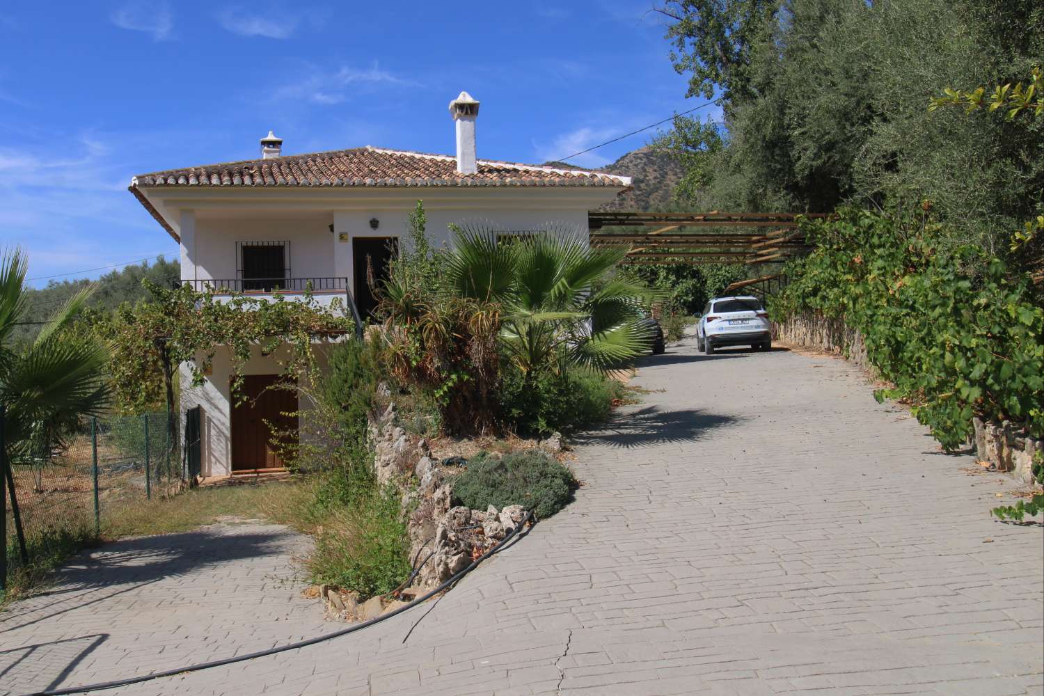 Rural house with tourist license, swimming pool and large plot in Periana