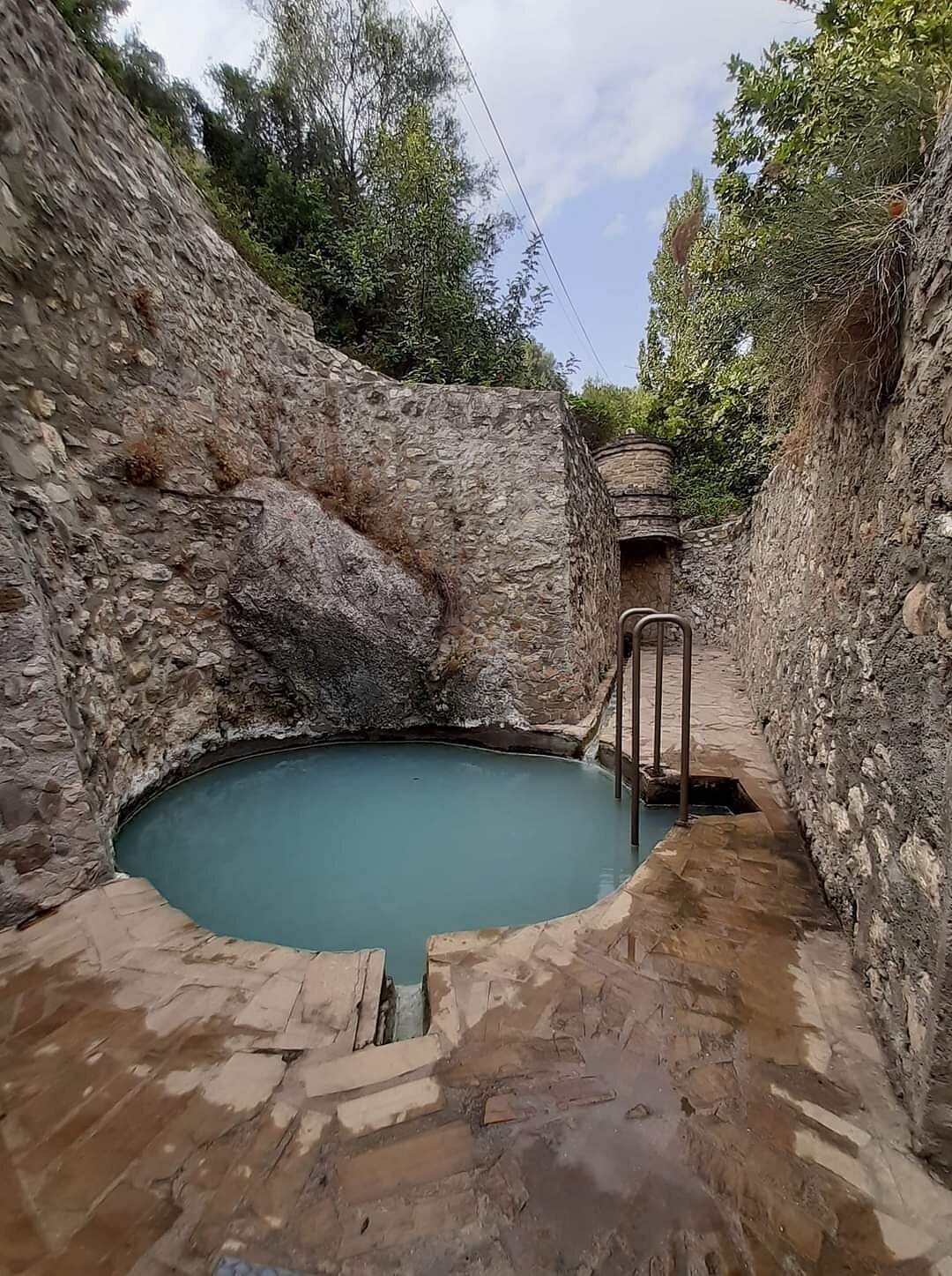 Rural house with tourist license, swimming pool and large plot in Periana