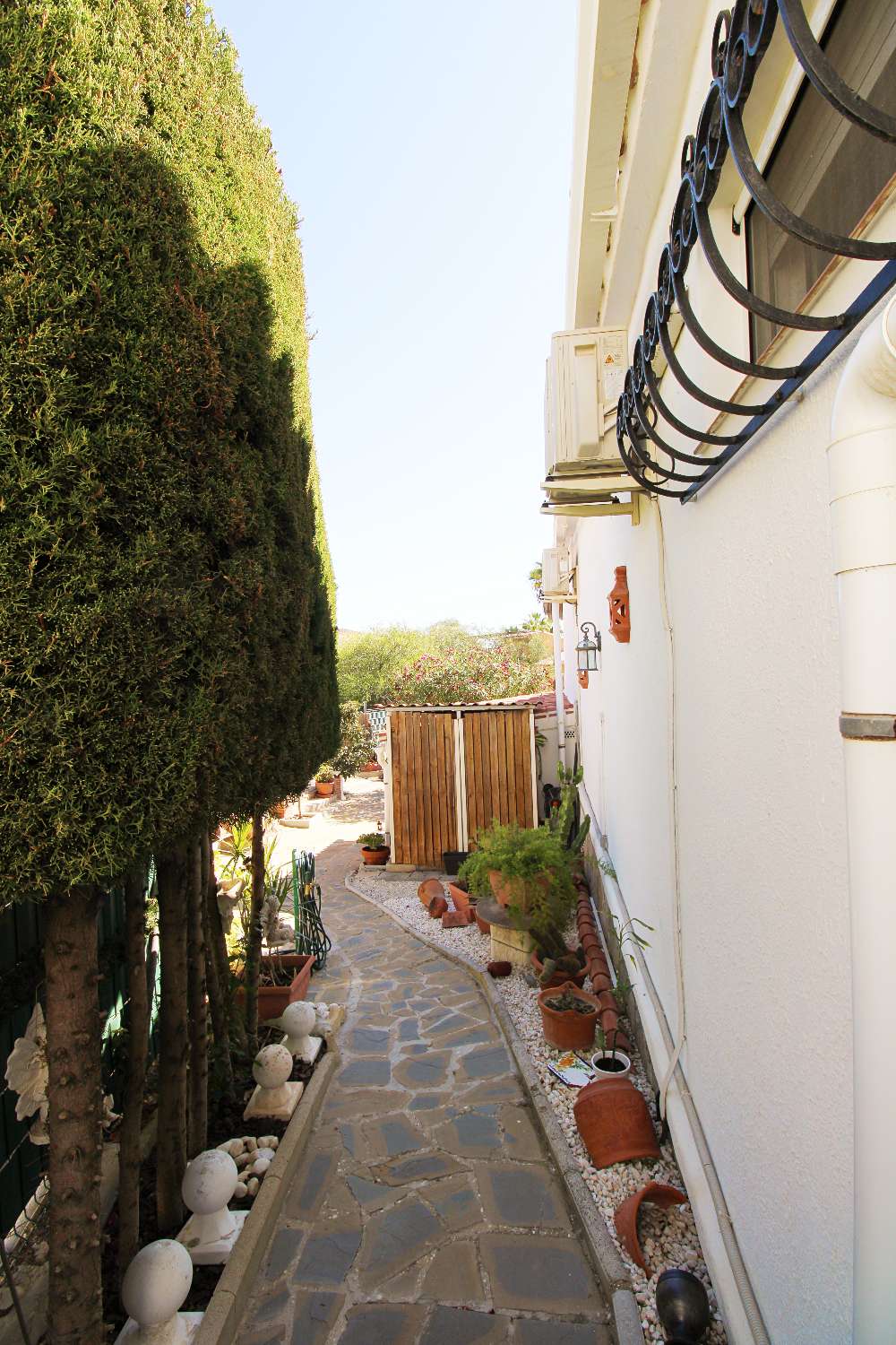 Charming villa-bungalow with sea views and guest apartment in Mijas Costa