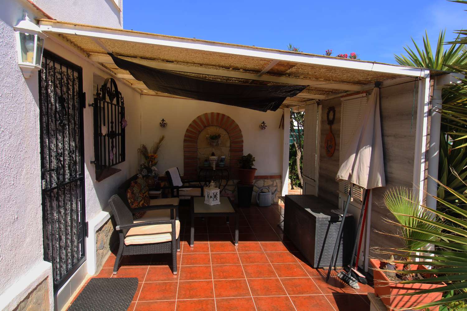 Charming villa-bungalow with sea views and guest apartment in Mijas Costa