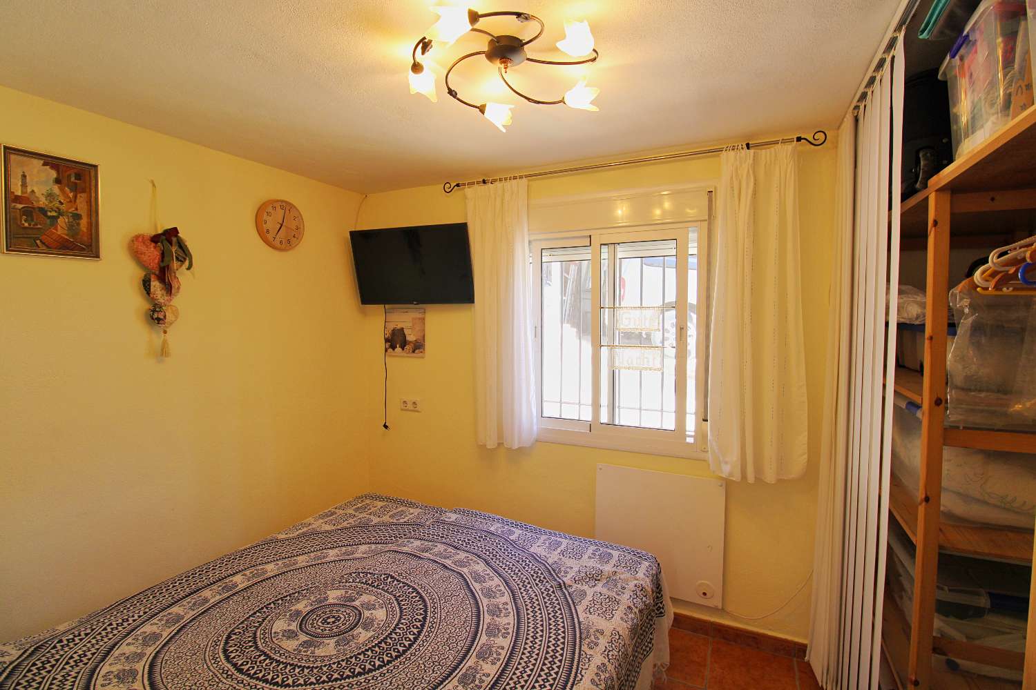 Charming villa-bungalow with sea views and guest apartment in Mijas Costa