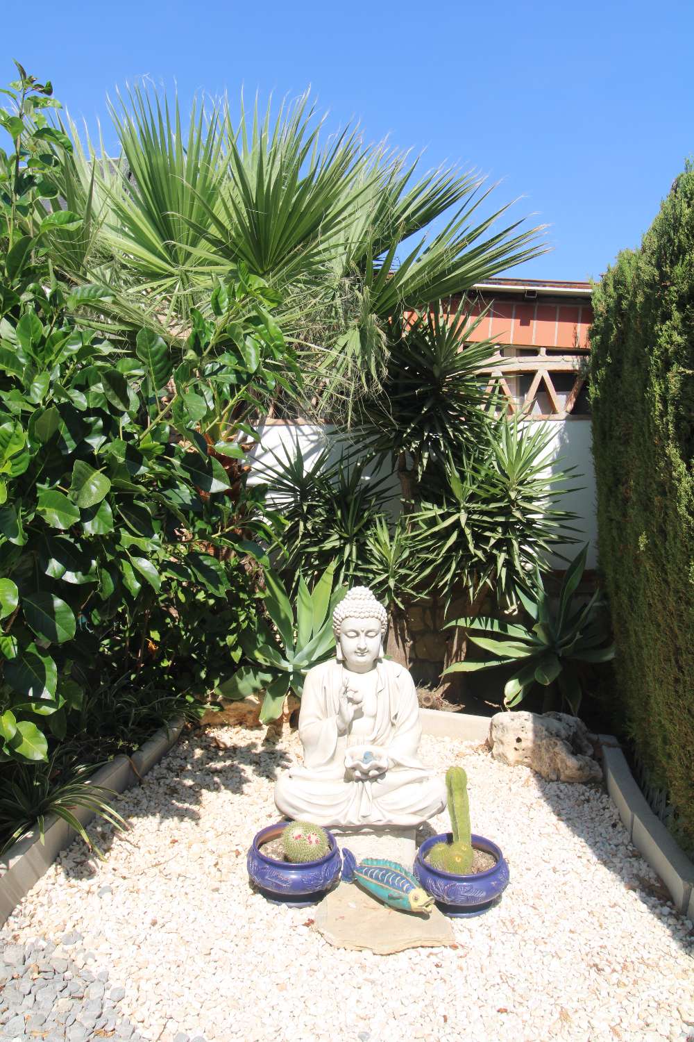 Charming villa-bungalow with sea views and guest apartment in Mijas Costa