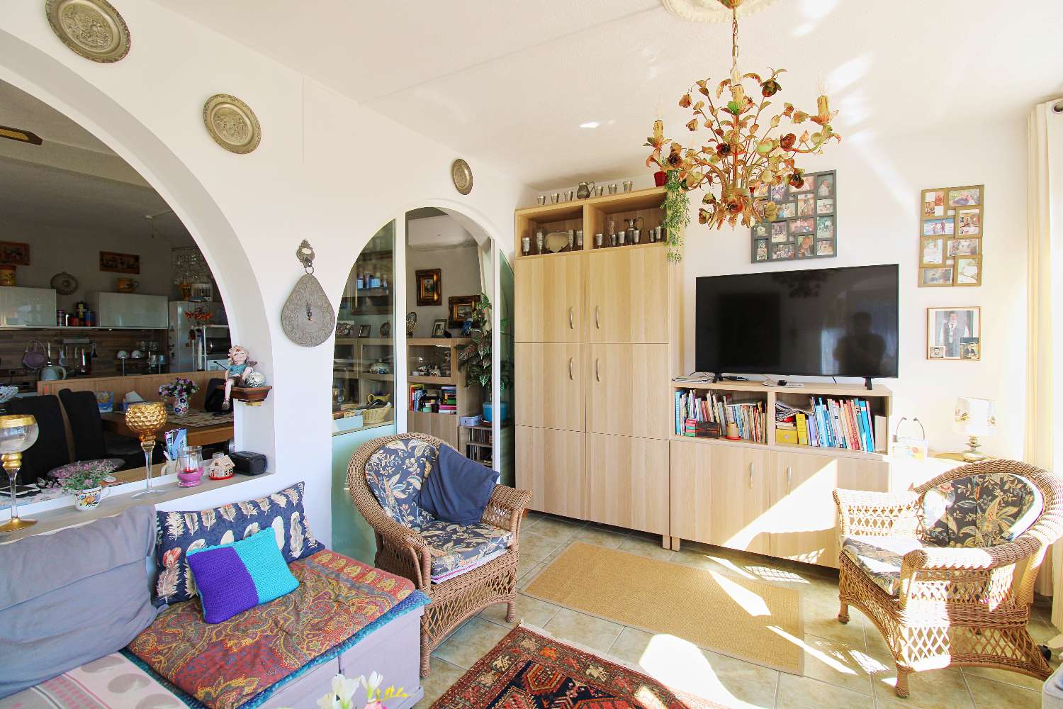 Charming villa-bungalow with sea views and guest apartment in Mijas Costa