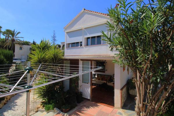 Charming villa-bungalow with sea views and guest apartme...