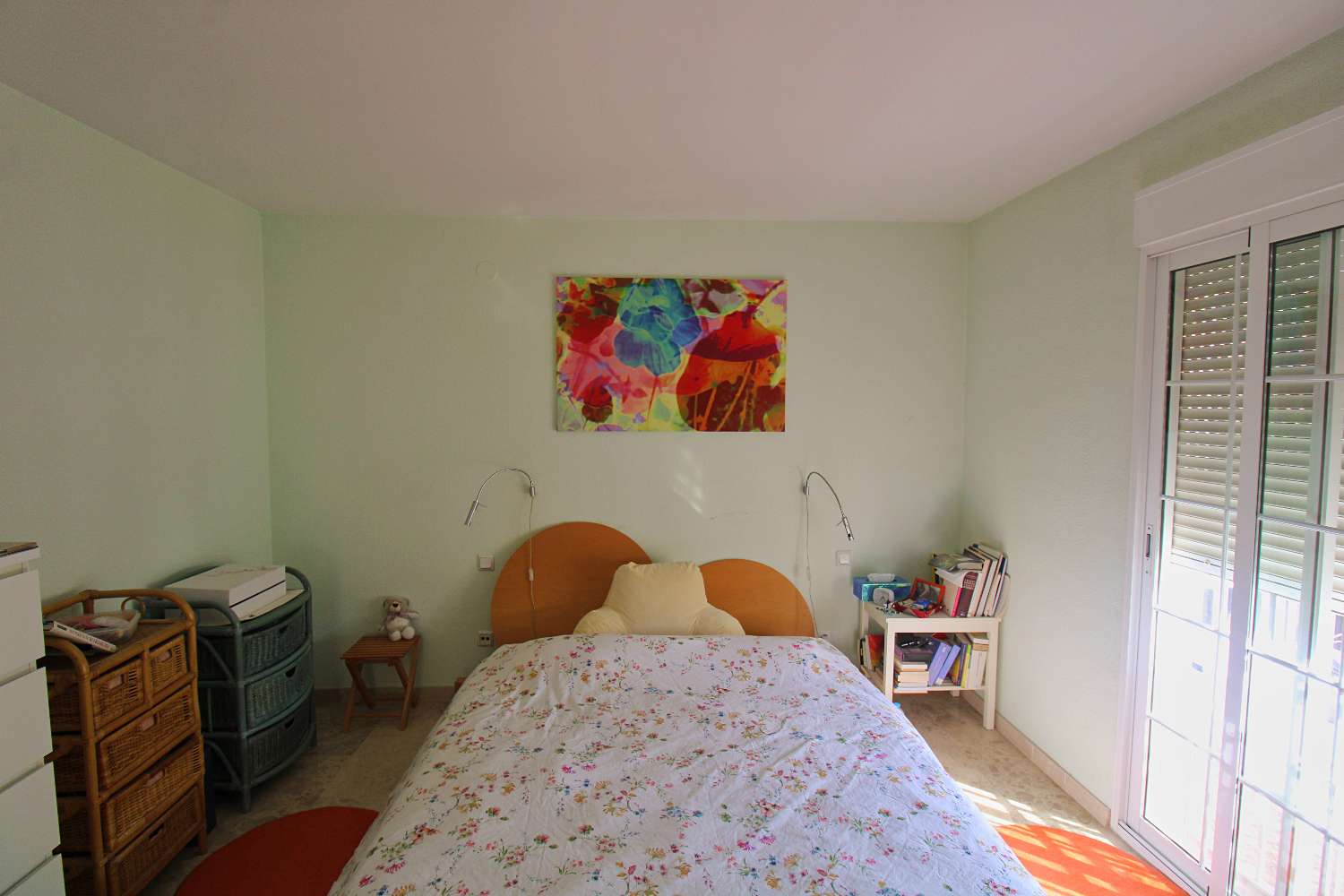 Charming semi-detached house with basement and garden in La Capellanía