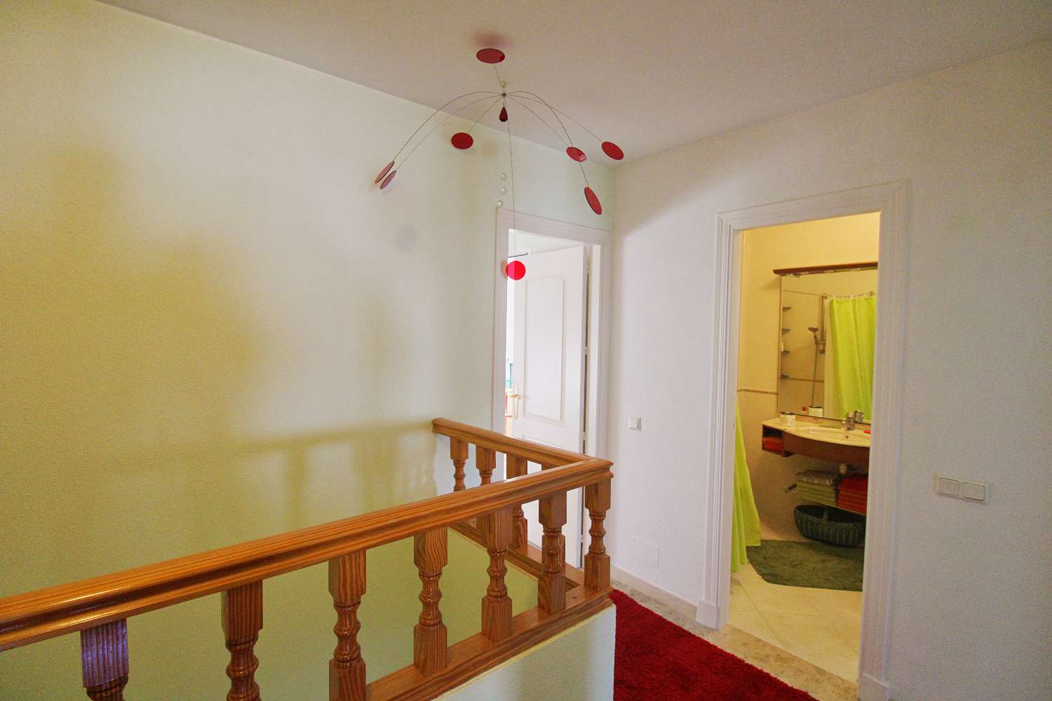 Charming semi-detached house with basement and garden in La Capellanía