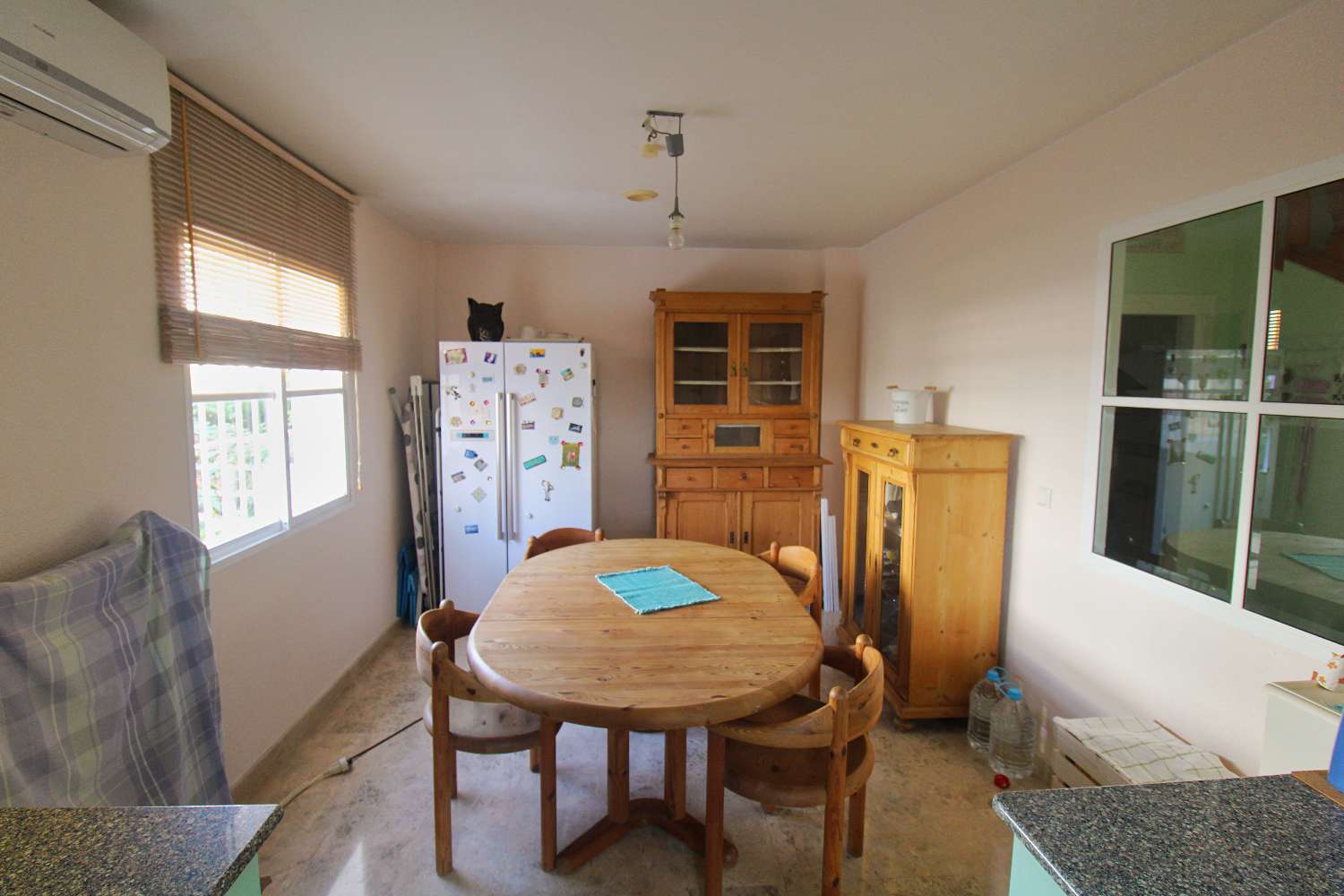 Charming semi-detached house with basement and garden in La Capellanía