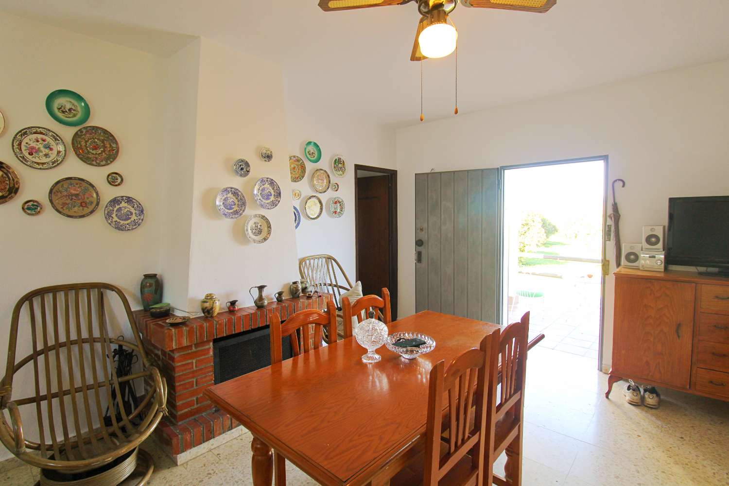 Natural retreat with country house and productive land