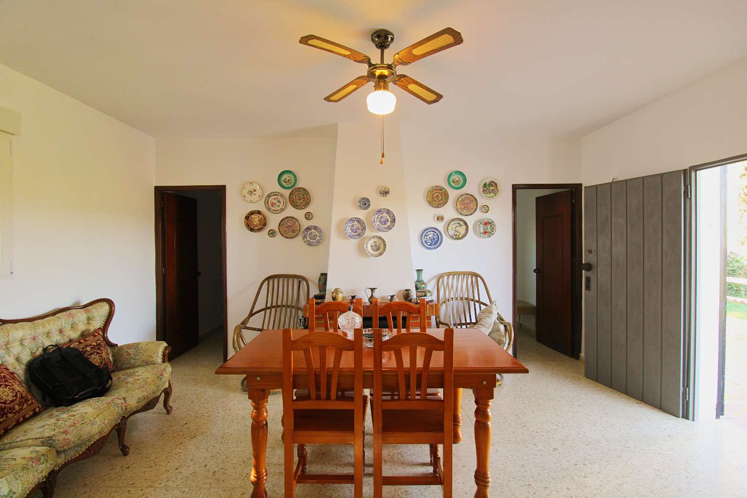 Natural retreat with country house and productive land