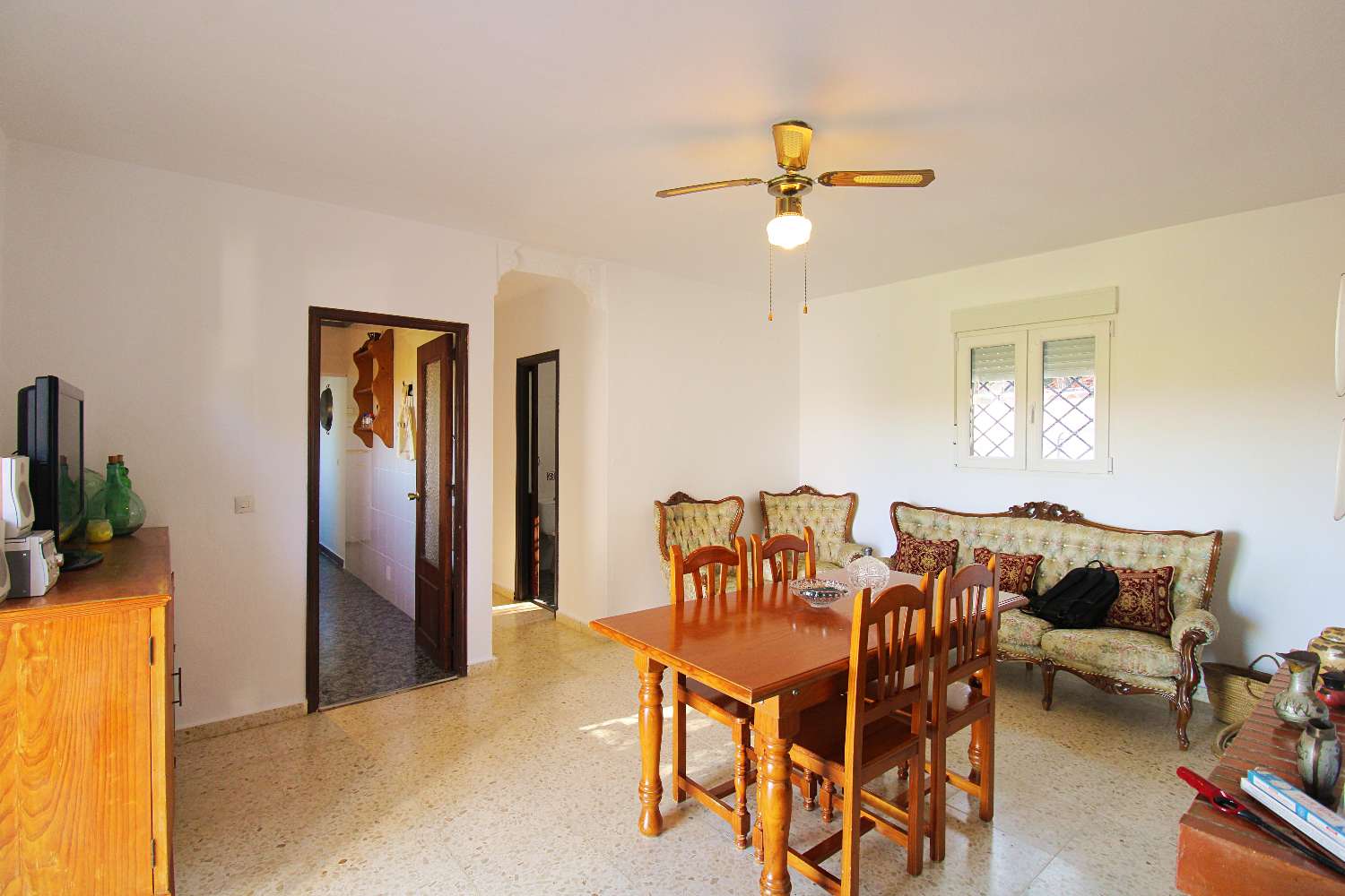 Natural retreat with country house and productive land