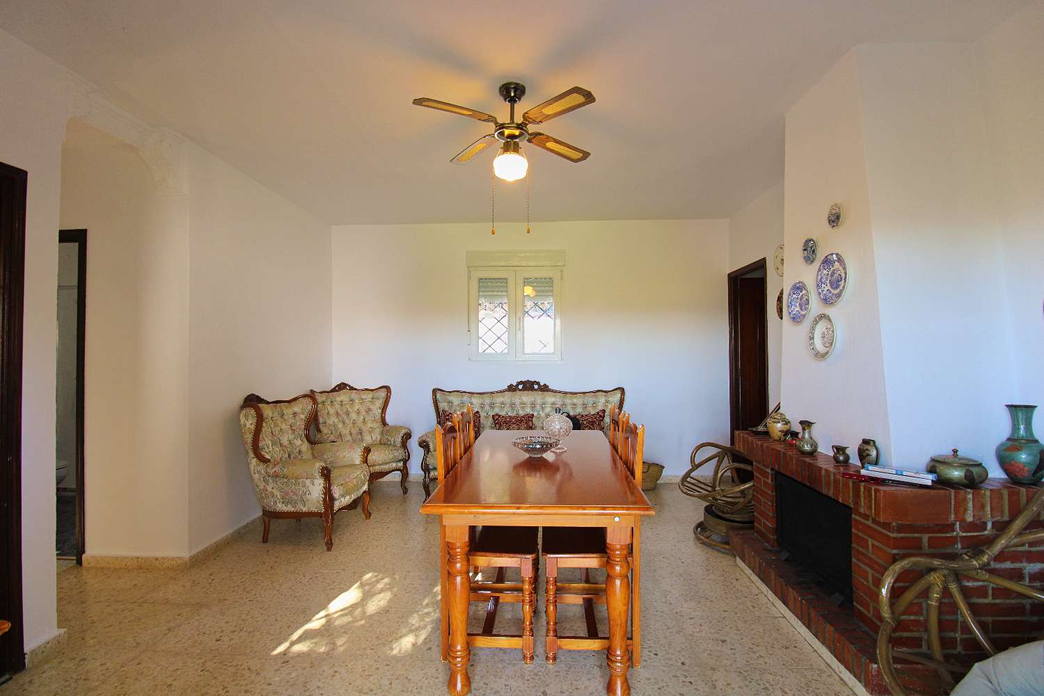 Natural retreat with country house and productive land