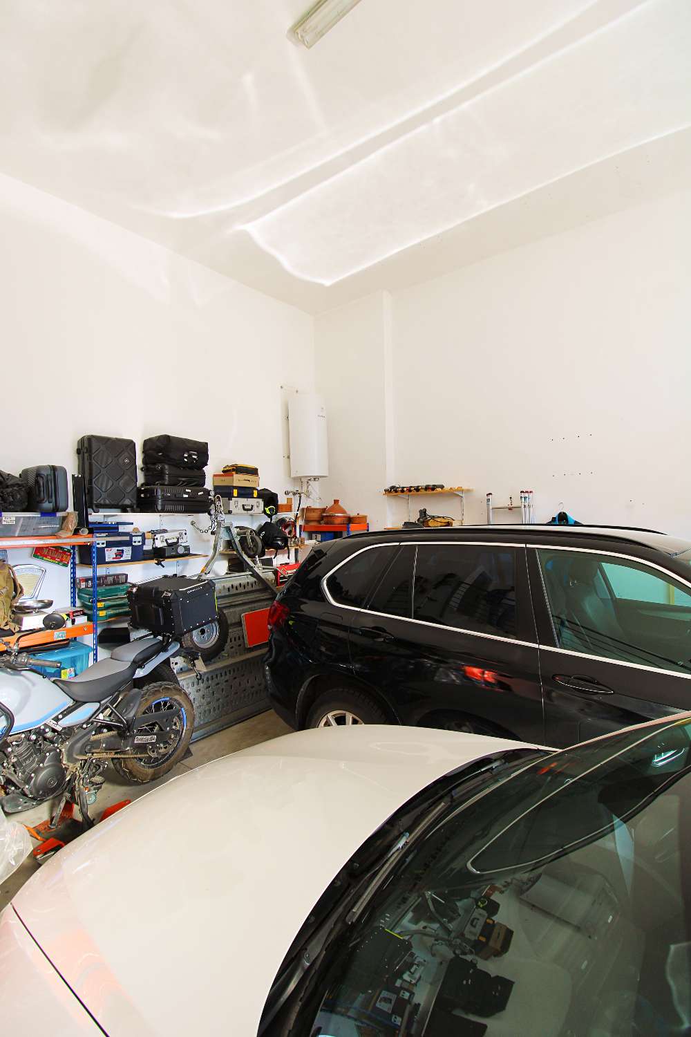 Spectacular corner house with pool, large garage and panoramic views in Coín — ready to move in