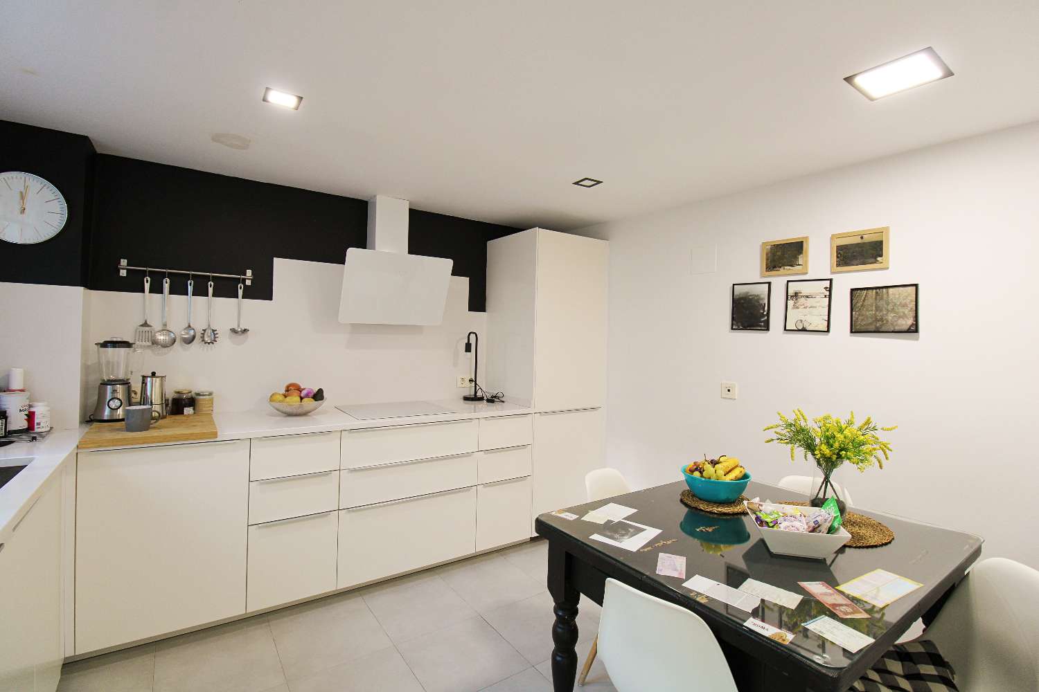 Spectacular corner house with pool, large garage and panoramic views in Coín — ready to move in