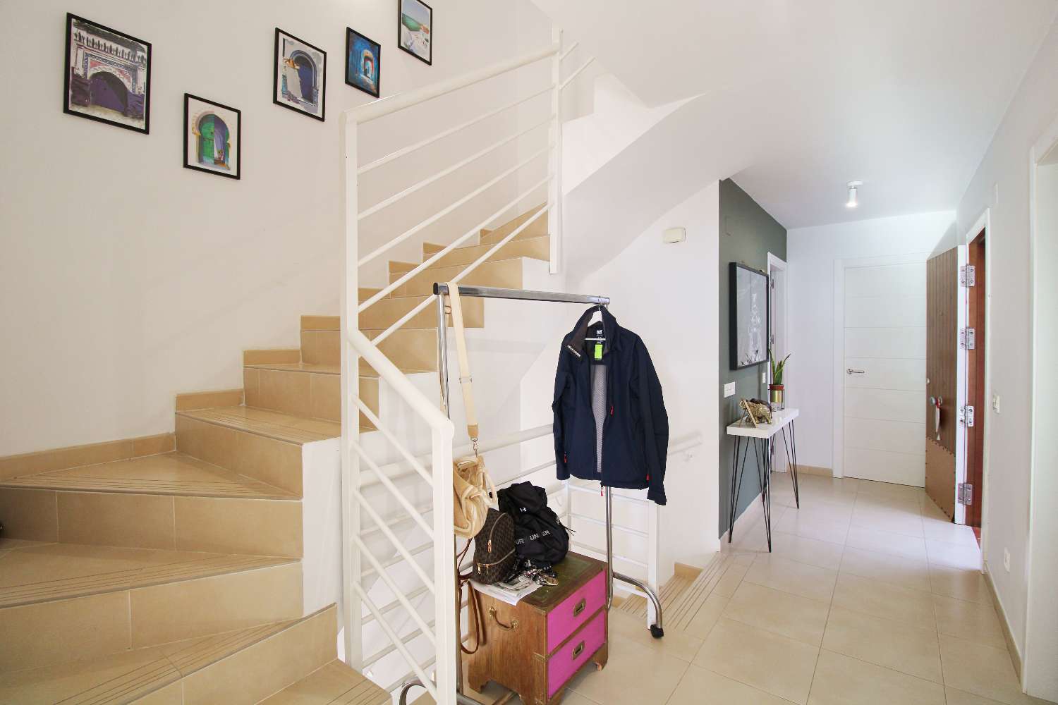 Spectacular corner house with pool, large garage and panoramic views in Coín — ready to move in