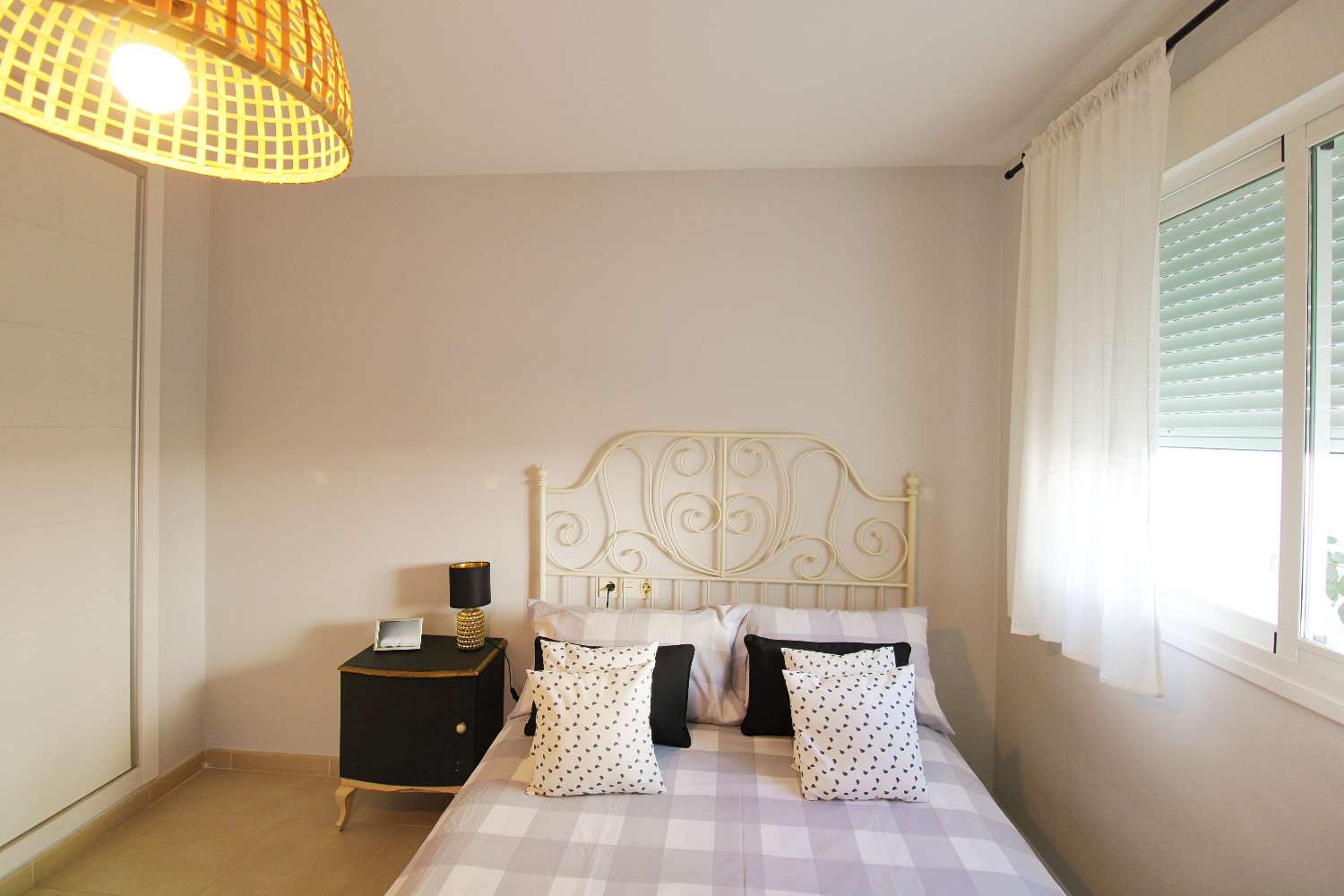 Spectacular corner house with pool, large garage and panoramic views in Coín — ready to move in