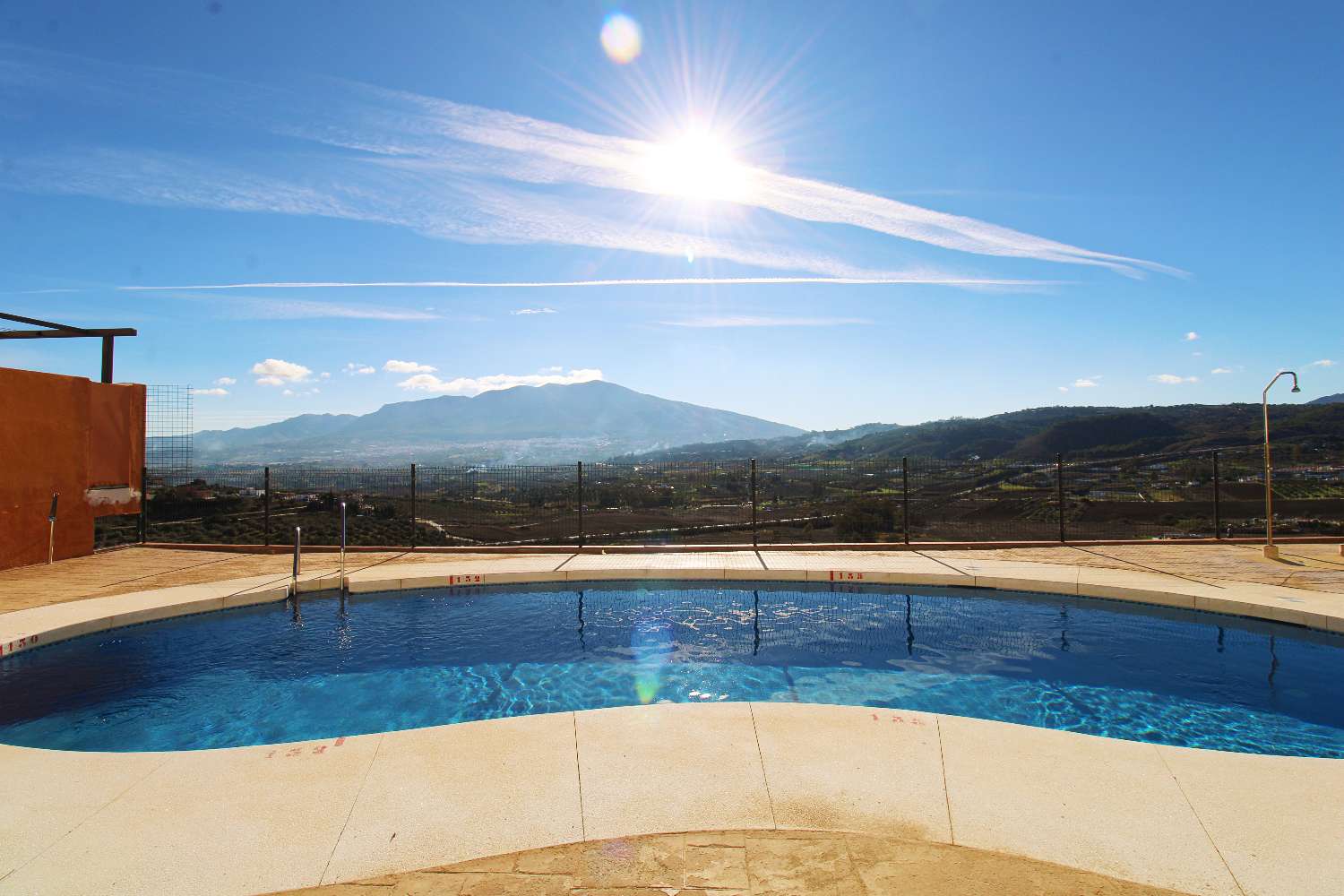 Spectacular corner house with pool, large garage and panoramic views in Coín — ready to move in